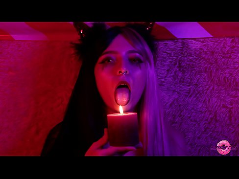 ❤️ Μια παθιασμένη πίπα από ένα σέξι Succubus με ένα σπέρμα στο στόμα της. ❤ Σεξ βίντεο
